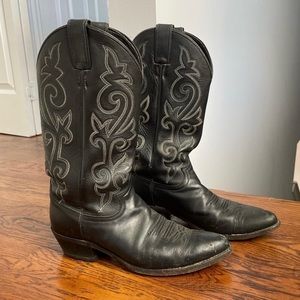 black cowgirl boots